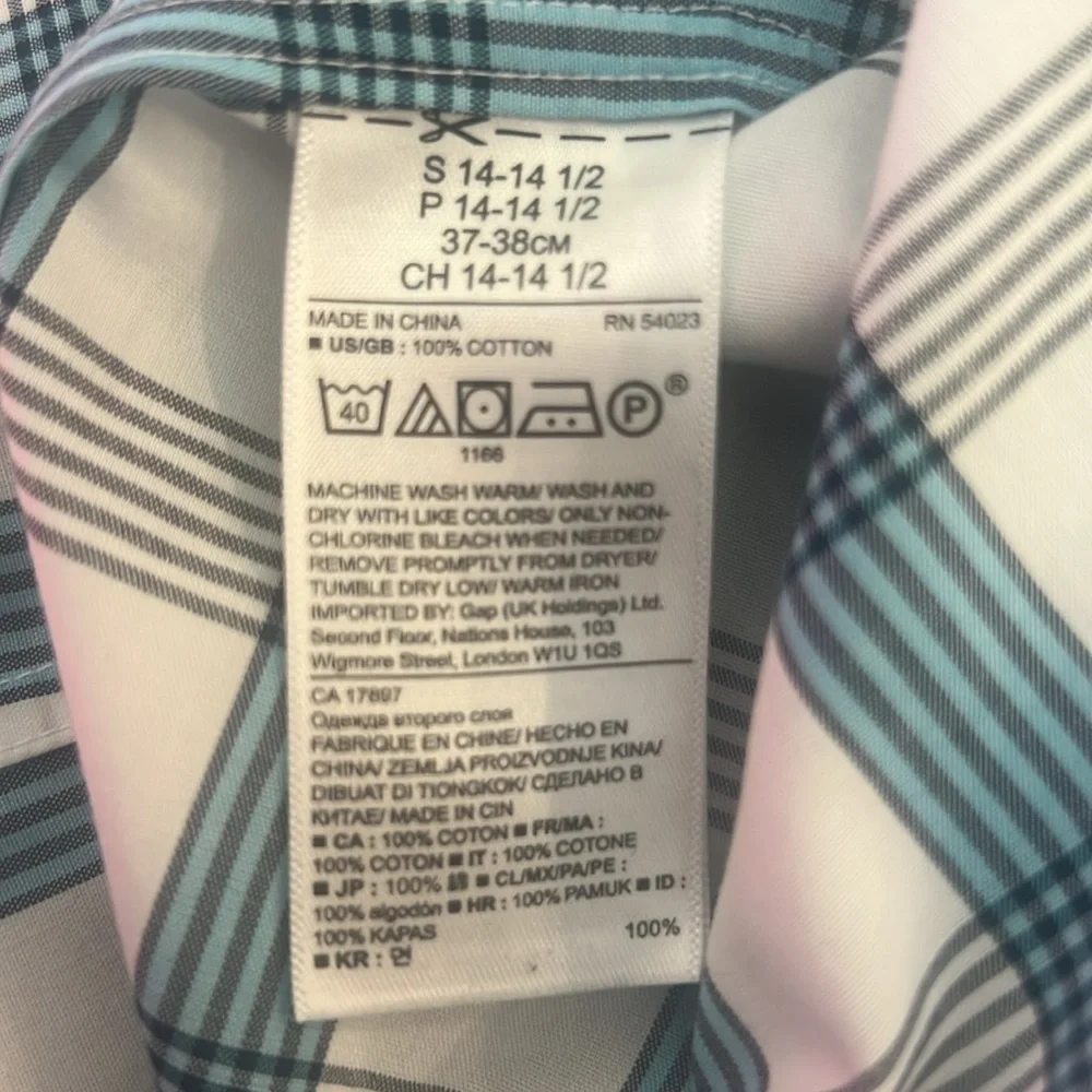 Banana Republic Men's Blue and White Checkered Grant Fit Non-Iron Shirt Small